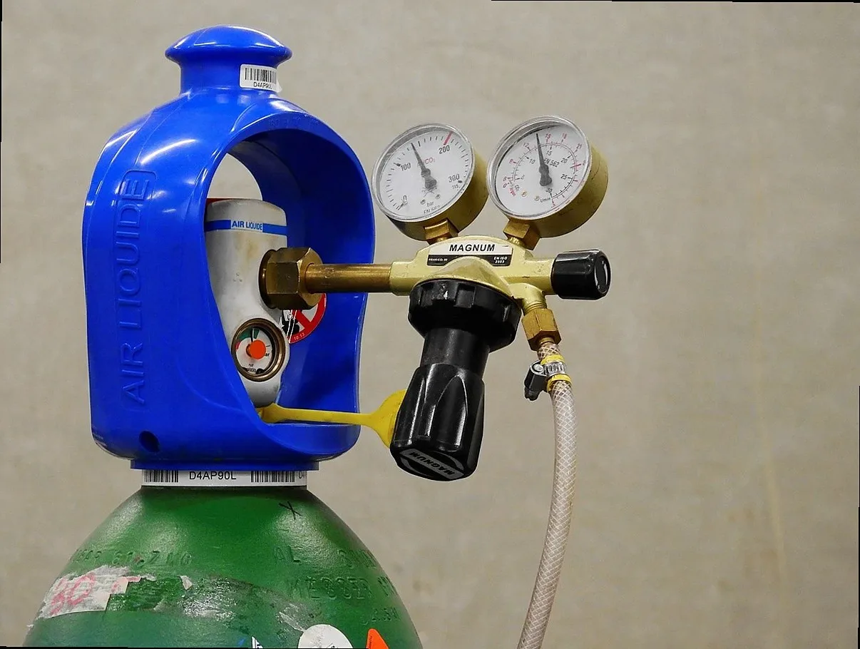 gas, welding, welder, protective gas, autogen, mig, inert gas welding, pressure, pressure reducer, pressure regulator, d